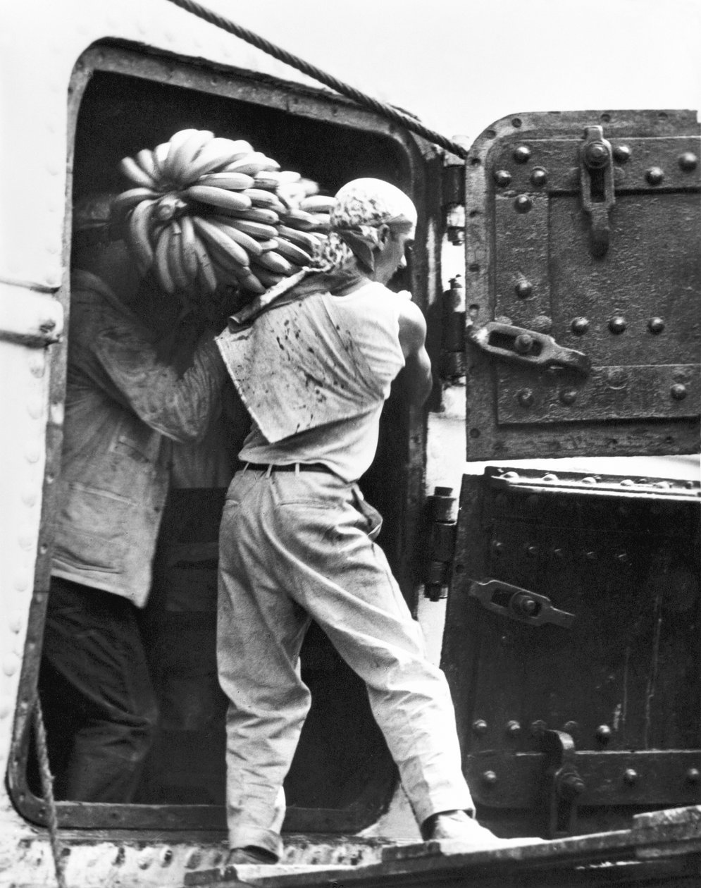 Arbeiders Laden Bananen, Veracruz door Tina Modotti