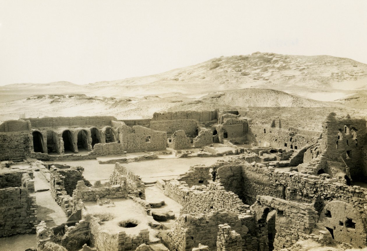 Commerciële ruimte in het klooster van St Simeon, Aswan, Egypte, foto door Ugo Monneret de Villard door Ugo Monneret de Villard