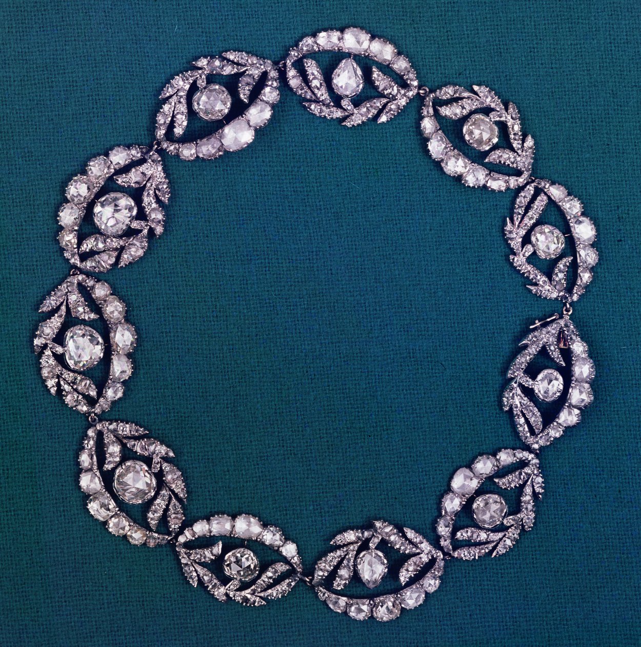 Ketting in gestileerd bloem- en bladmotief, ca. 1760, diamant door Unbekannt Unbekannt