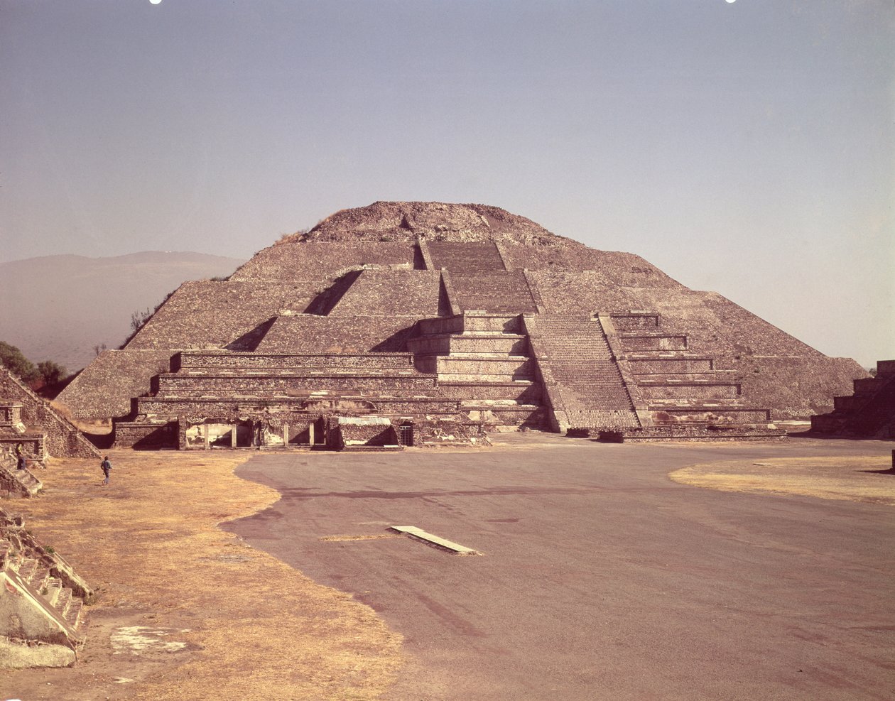 Piramide van de Maan, gebouwd ca. 100-350 AD door Unbekannt Unbekannt