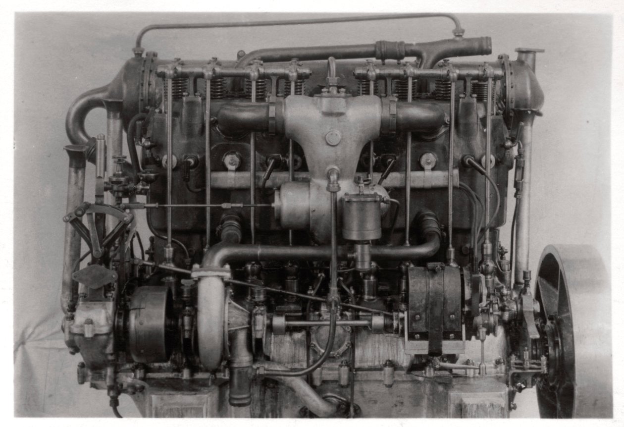 115 PS Daimler luchtschip motor van Zeppelin LZ 6, ca. 1909-1910, 1933 door Unbekannt