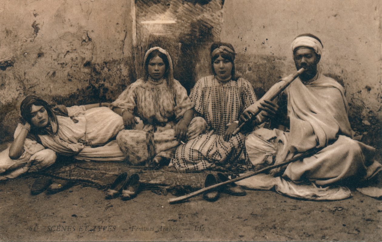 Een foto van traditionele Arabische mensen, ca. 1909 door Unbekannt