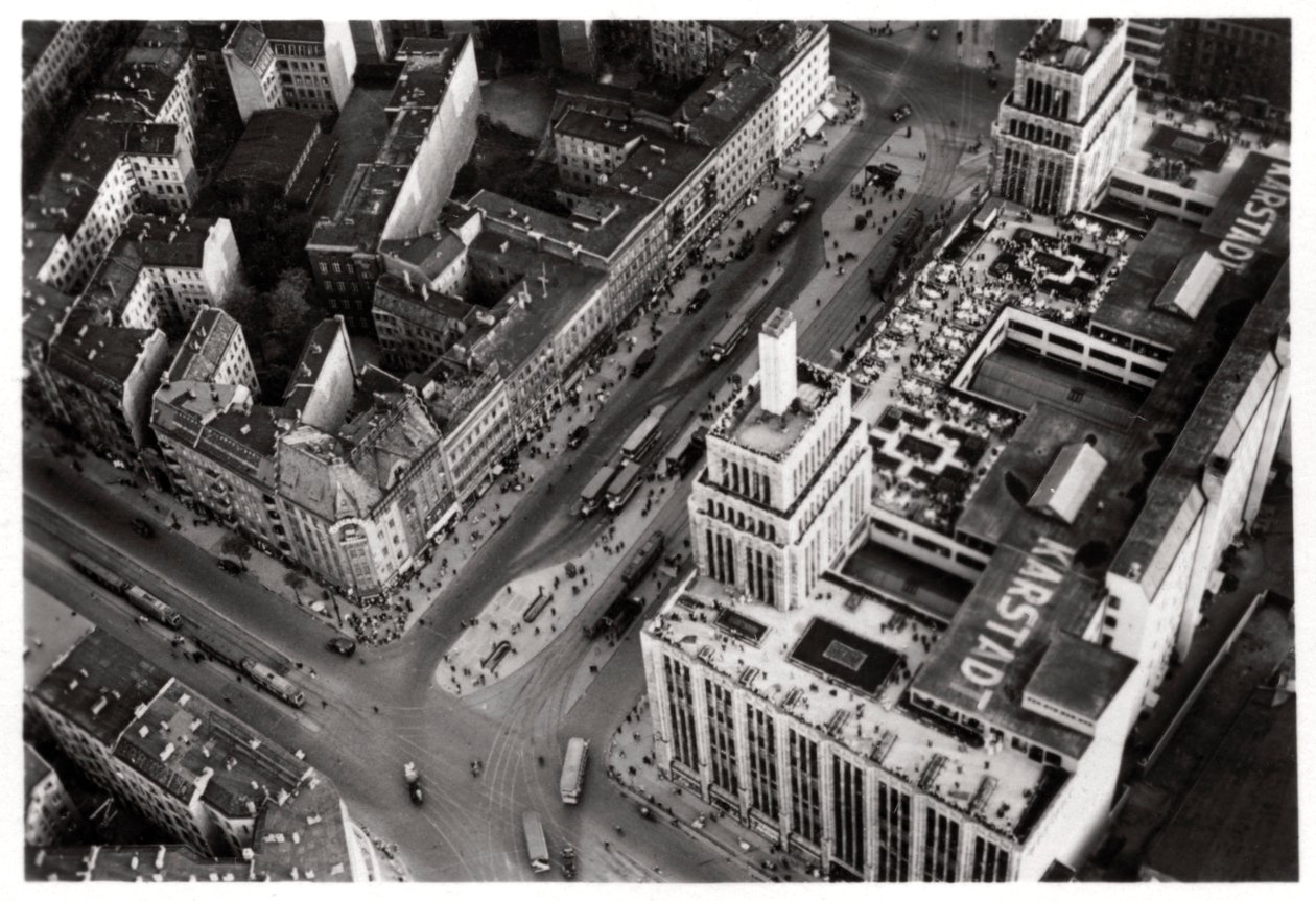 Luchtfoto van Hermannplatz, Berlijn Neukoelln, Duitsland, vanuit een Zeppelin, ca. 1931 1933 door Unbekannt
