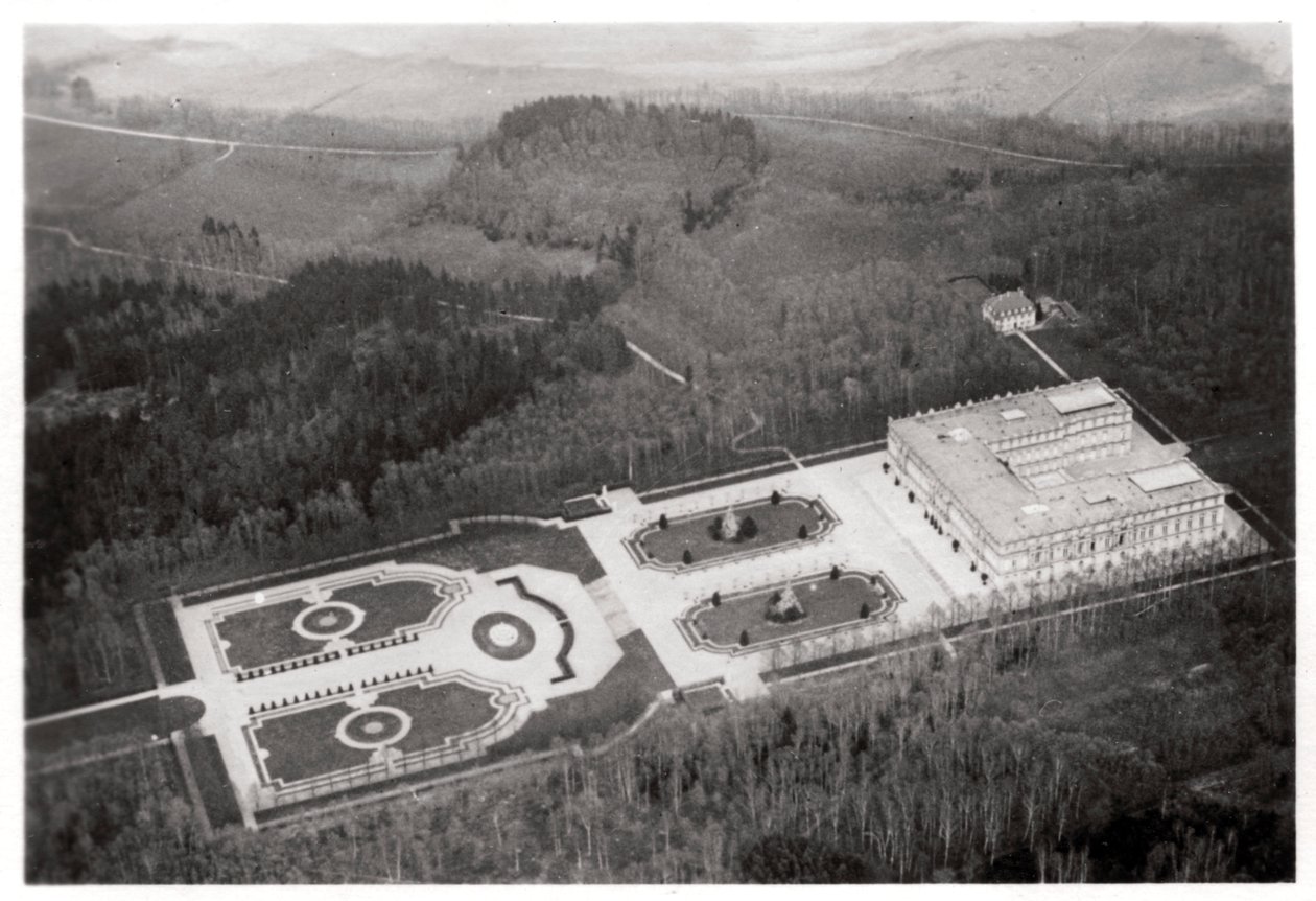 Luchtfoto van het Herrenchiemsee-paleis, Beieren, Duitsland, vanuit een Zeppelin, ca. 1931-1933 door Unbekannt