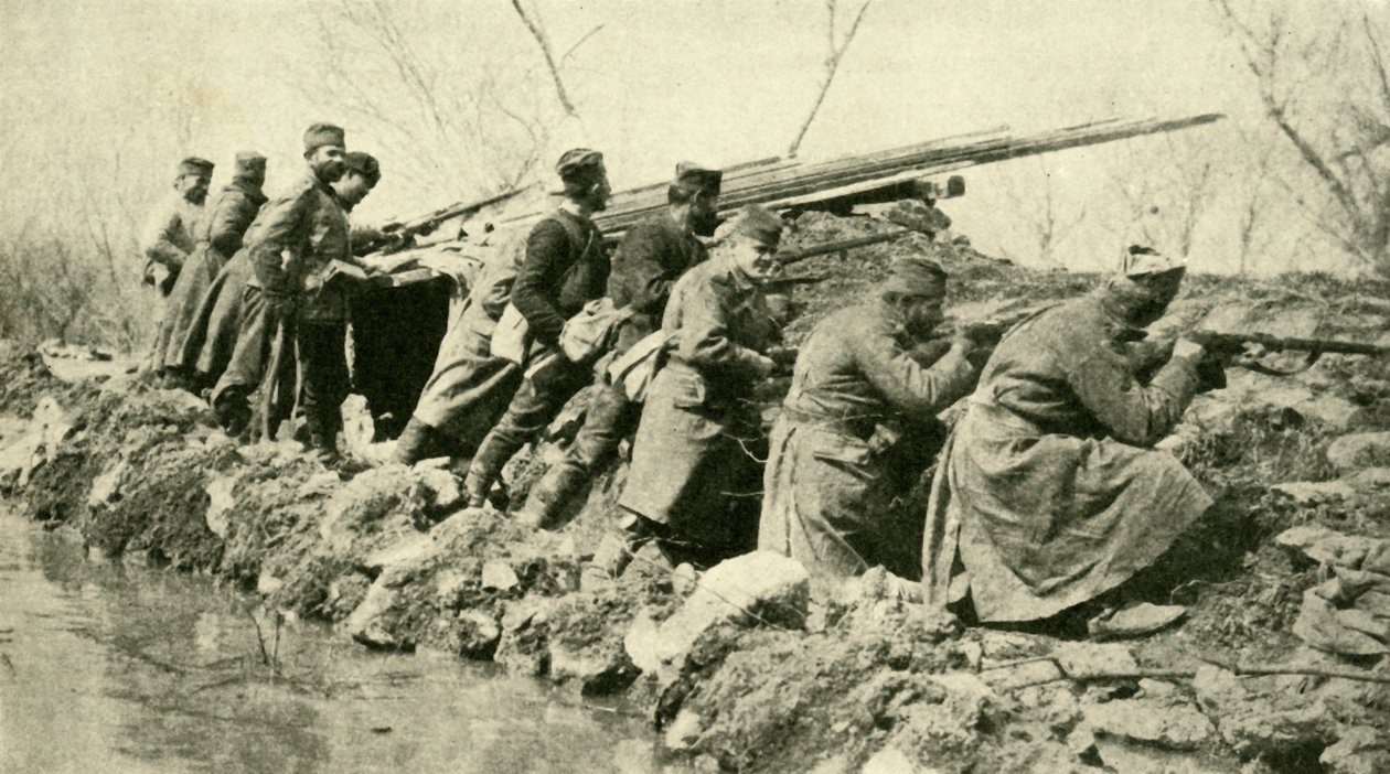 Na de regen: Servische infanterie tijdens de overstromingen, Eerste Wereldoorlog, ca. 1915, ca. 1920 door Unbekannt