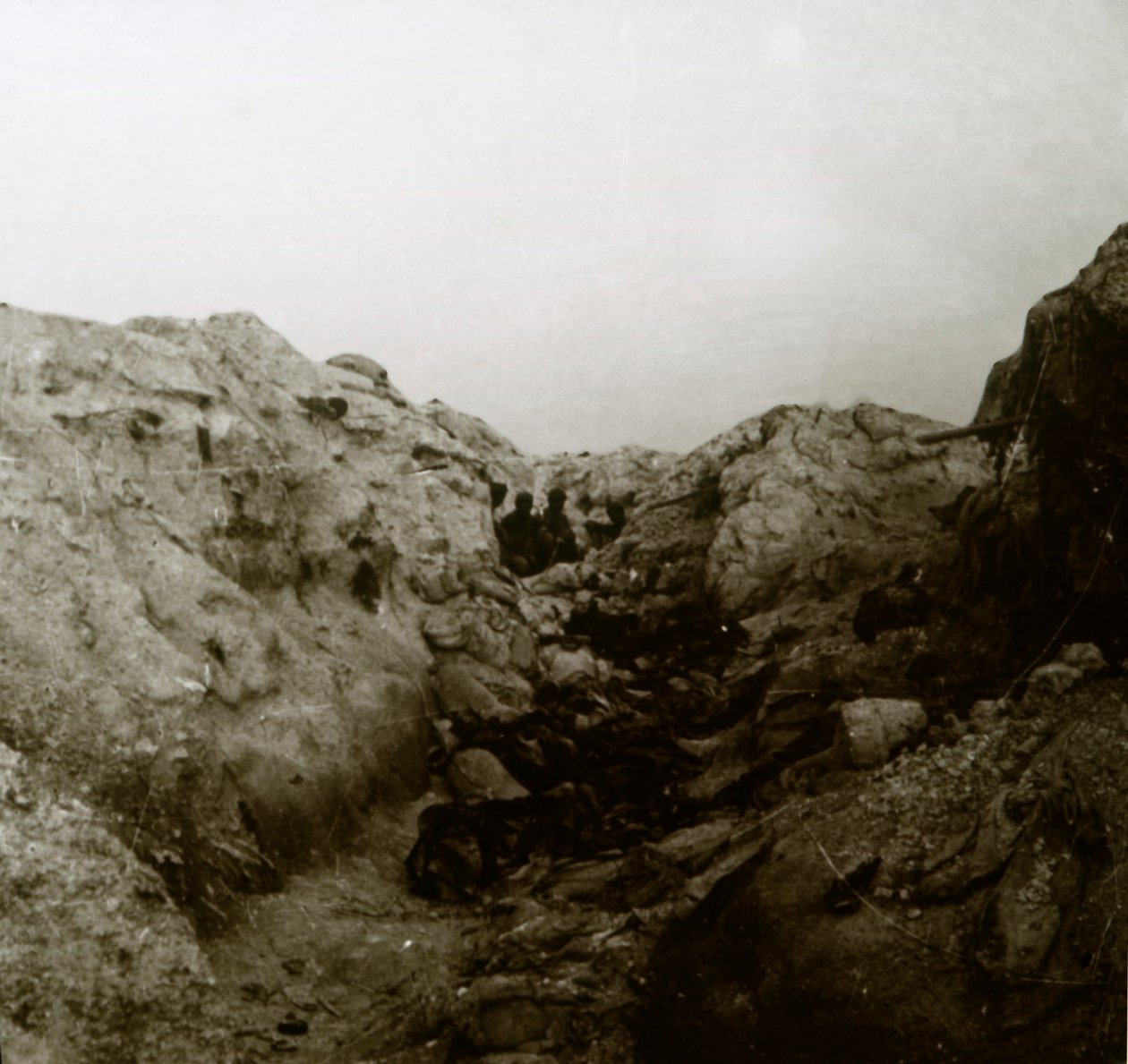 Na de aanval, Rozieres, Frankrijk, c1914-c1918 door Unbekannt