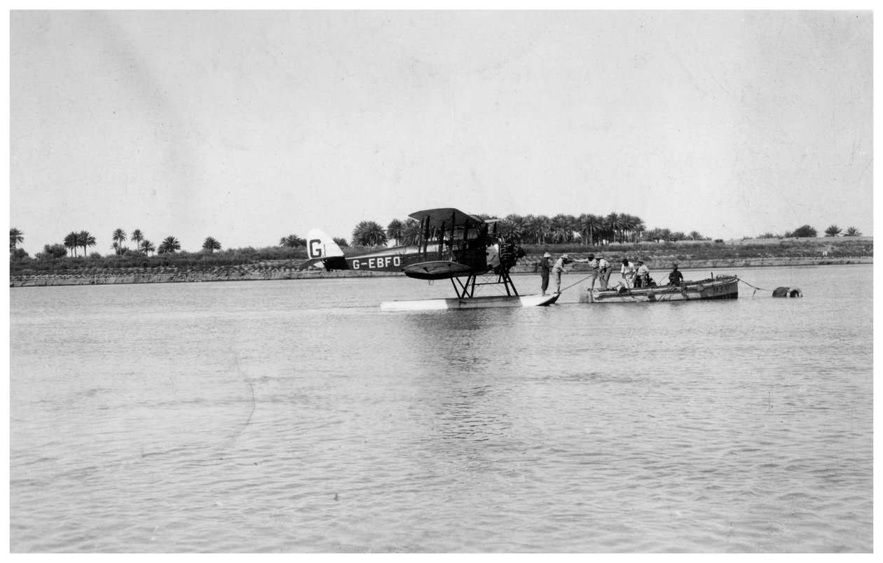 Alan Cobhams De Havilland DH50 landt op de Tigris, Irak, 1926 door Unbekannt