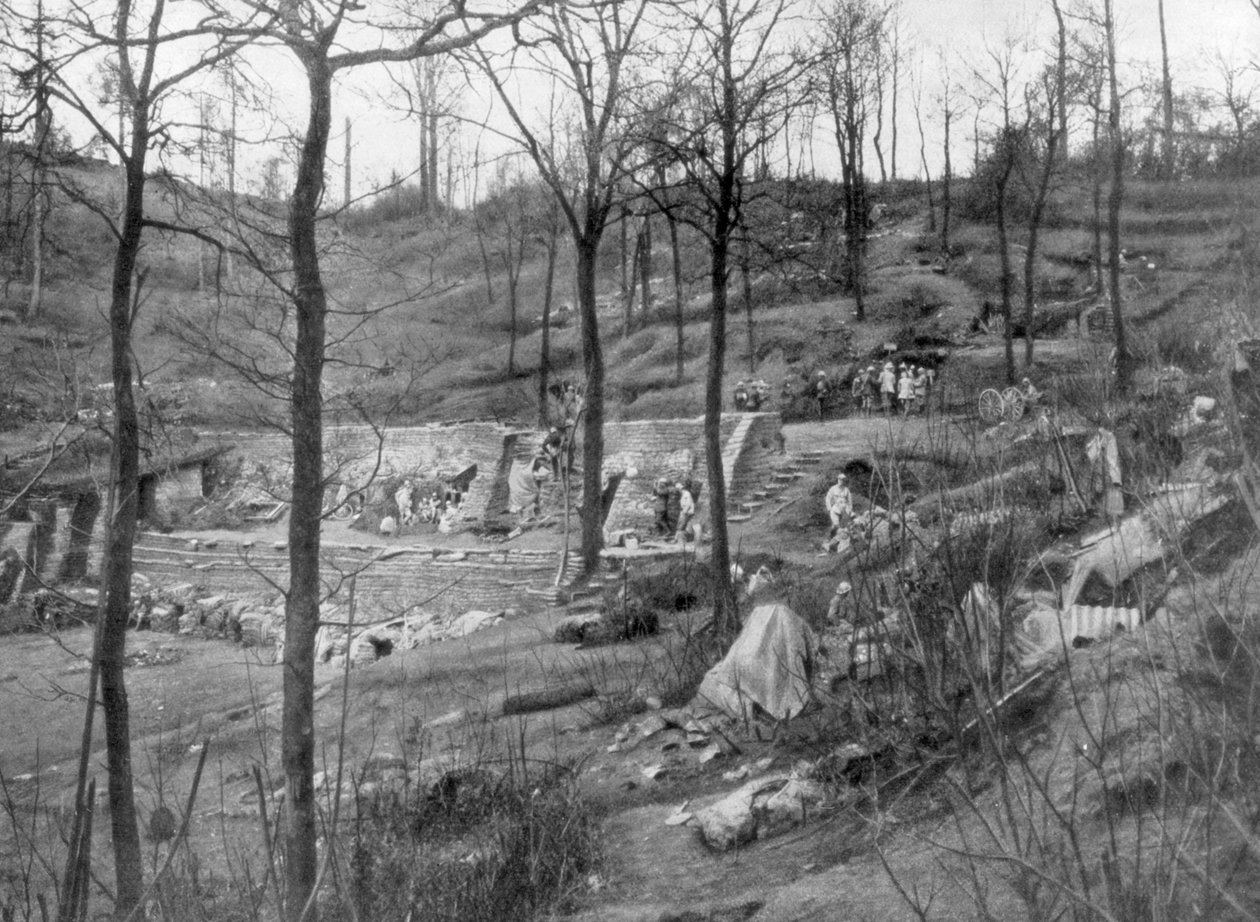 Geallieerd commandopost op de berg Kemmel bij Ieper, België, 23 april 1918 door Unbekannt