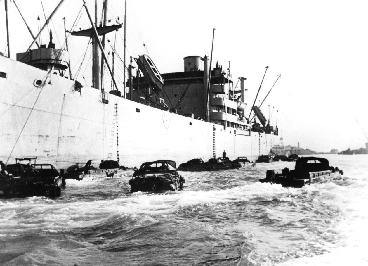 Amerikaanse amfibievoertuigen, Le Havre, Frankrijk, 1944 door Unbekannt