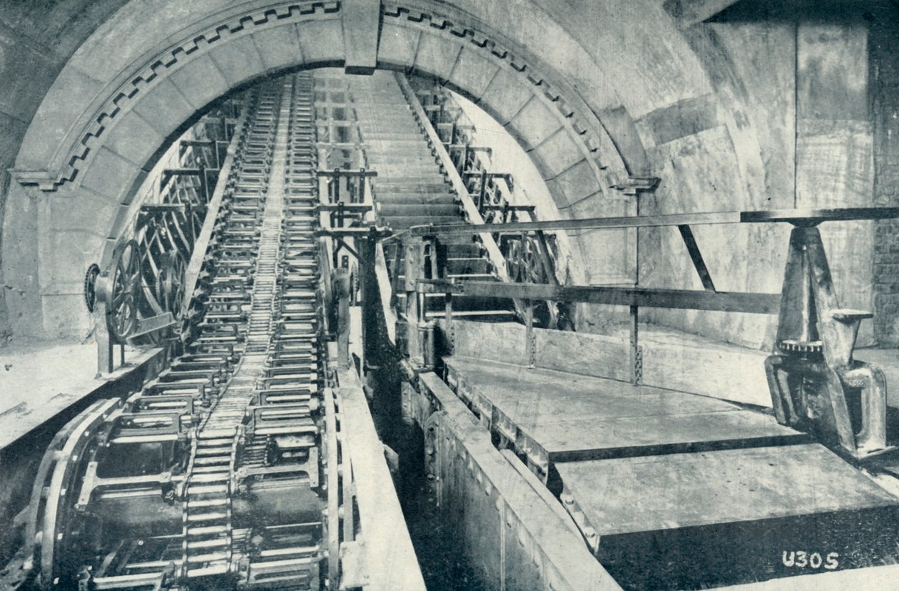 Een Roltrap in Aanbouw, 1922 door Unbekannt