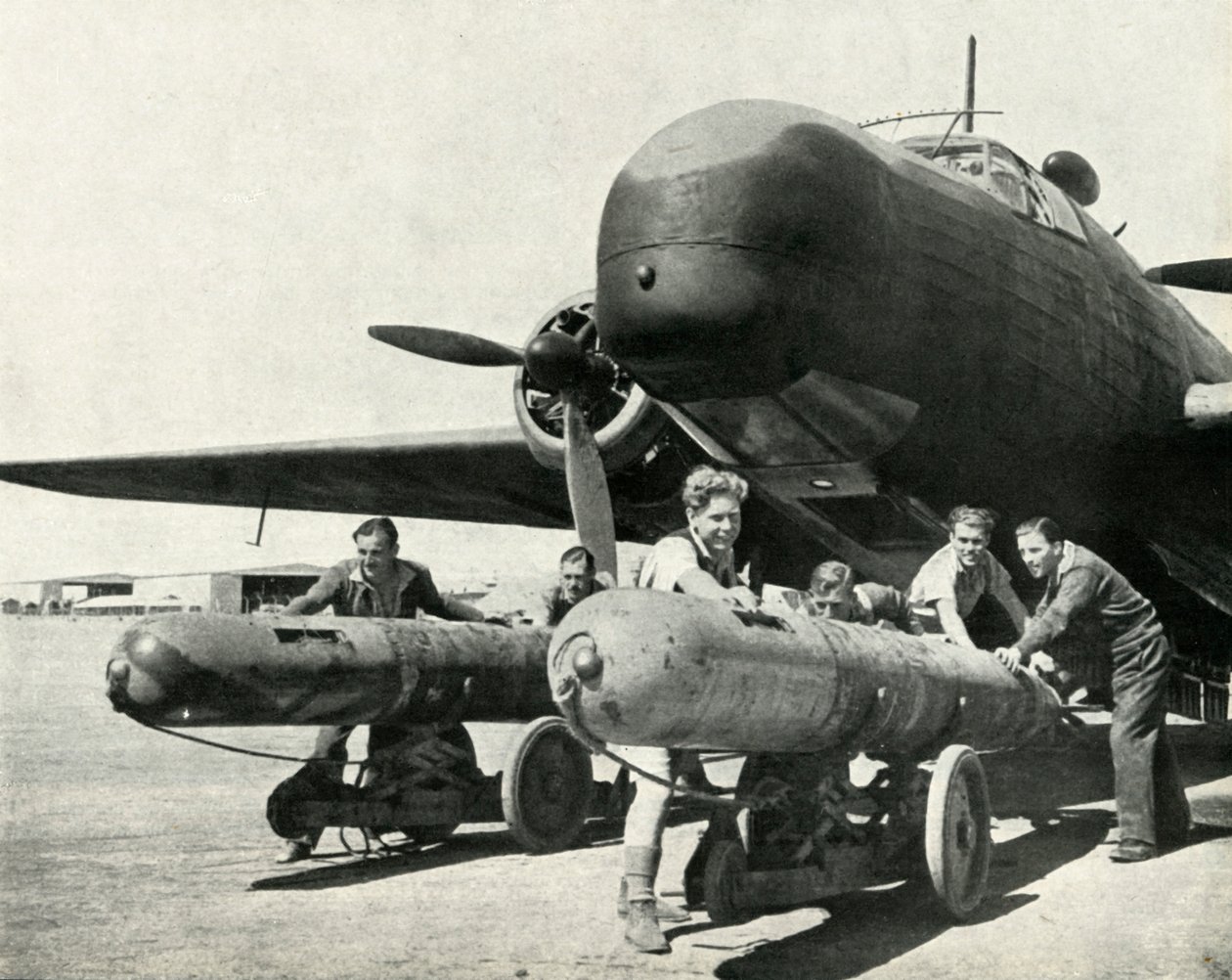 Een vliegtuig dat torpedo