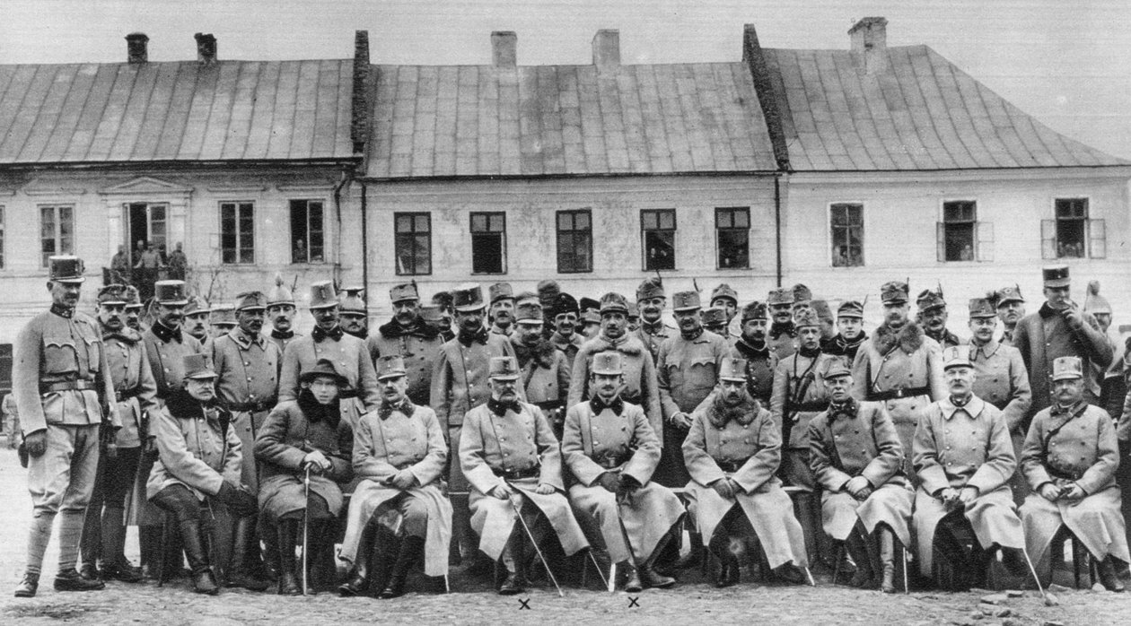 Aartshertogen Friedrich en Karl van Oostenrijk met hun officieren, Eerste Wereldoorlog, 1915 door Unbekannt