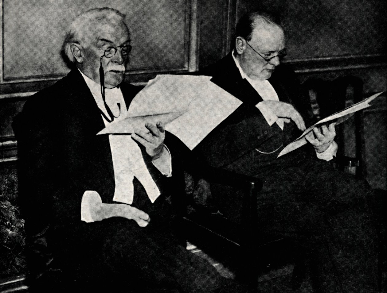 Bij een openbaar diner in de Connaught Rooms, 20 november 1934, 1945 door Unbekannt