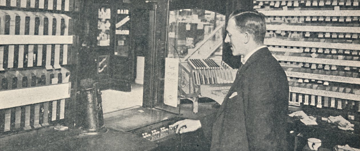 Automatische Ticket- en Wisselgeldmachines bij Westminster, 1926 door Unbekannt