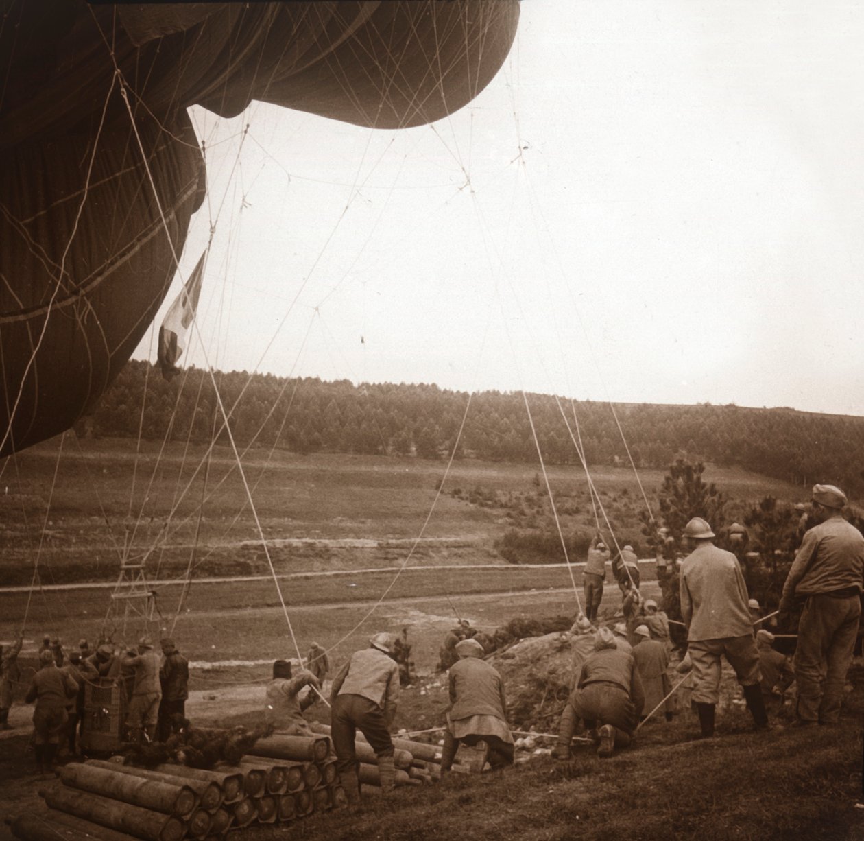 Barrageballon, Genicourt, Noord-Frankrijk, c1914-c1918 door Unbekannt
