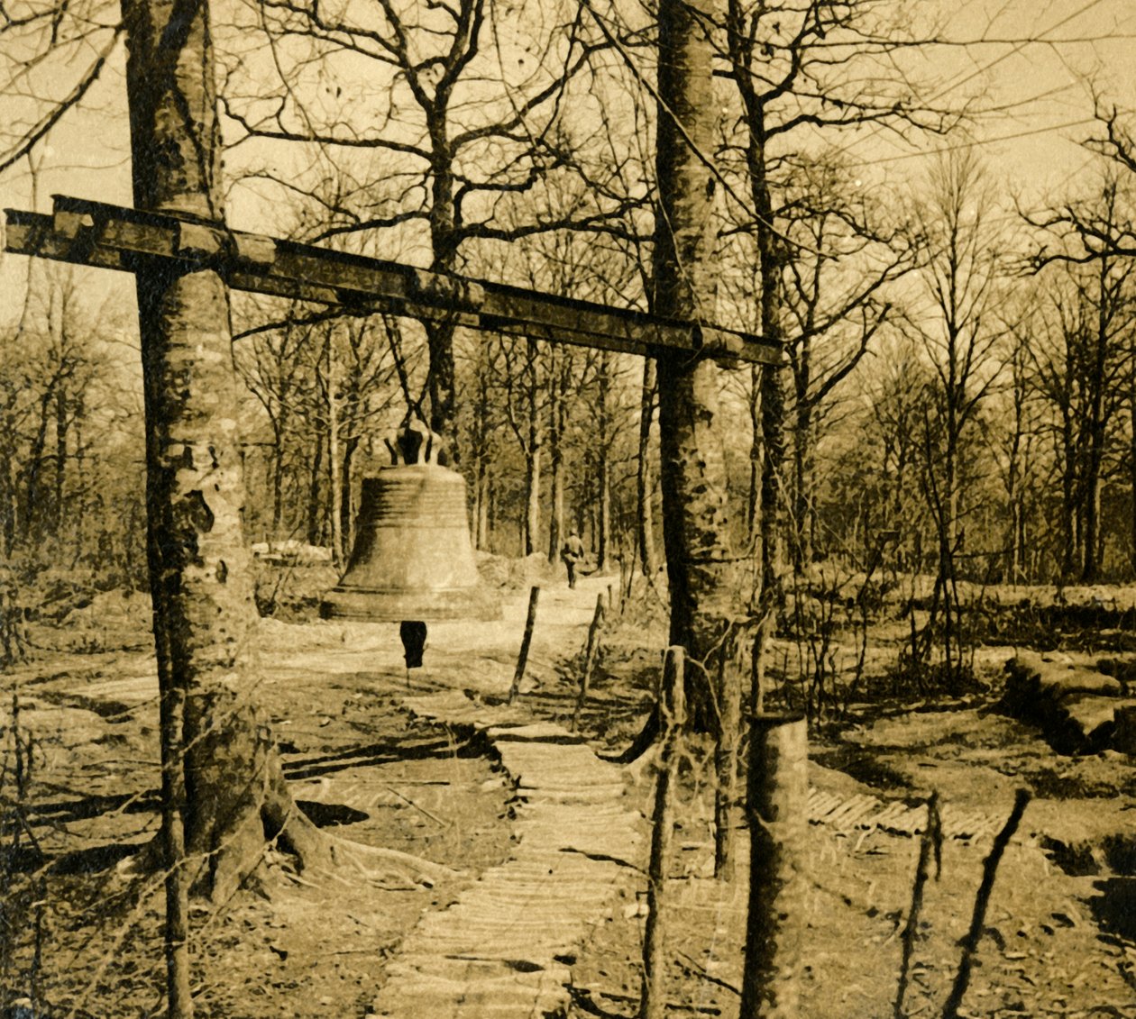 Bel om te waarschuwen voor gasaanval, c1914-c1918 door Unbekannt