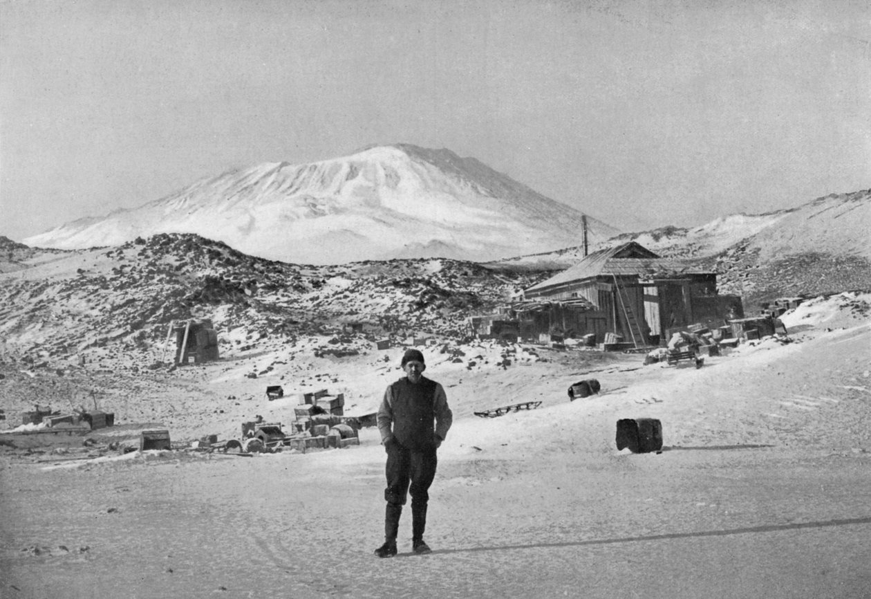 Britse ontdekkingsreiziger Ernest Shackleton in het basiskamp Cape Royds, Antarctica door Unbekannt