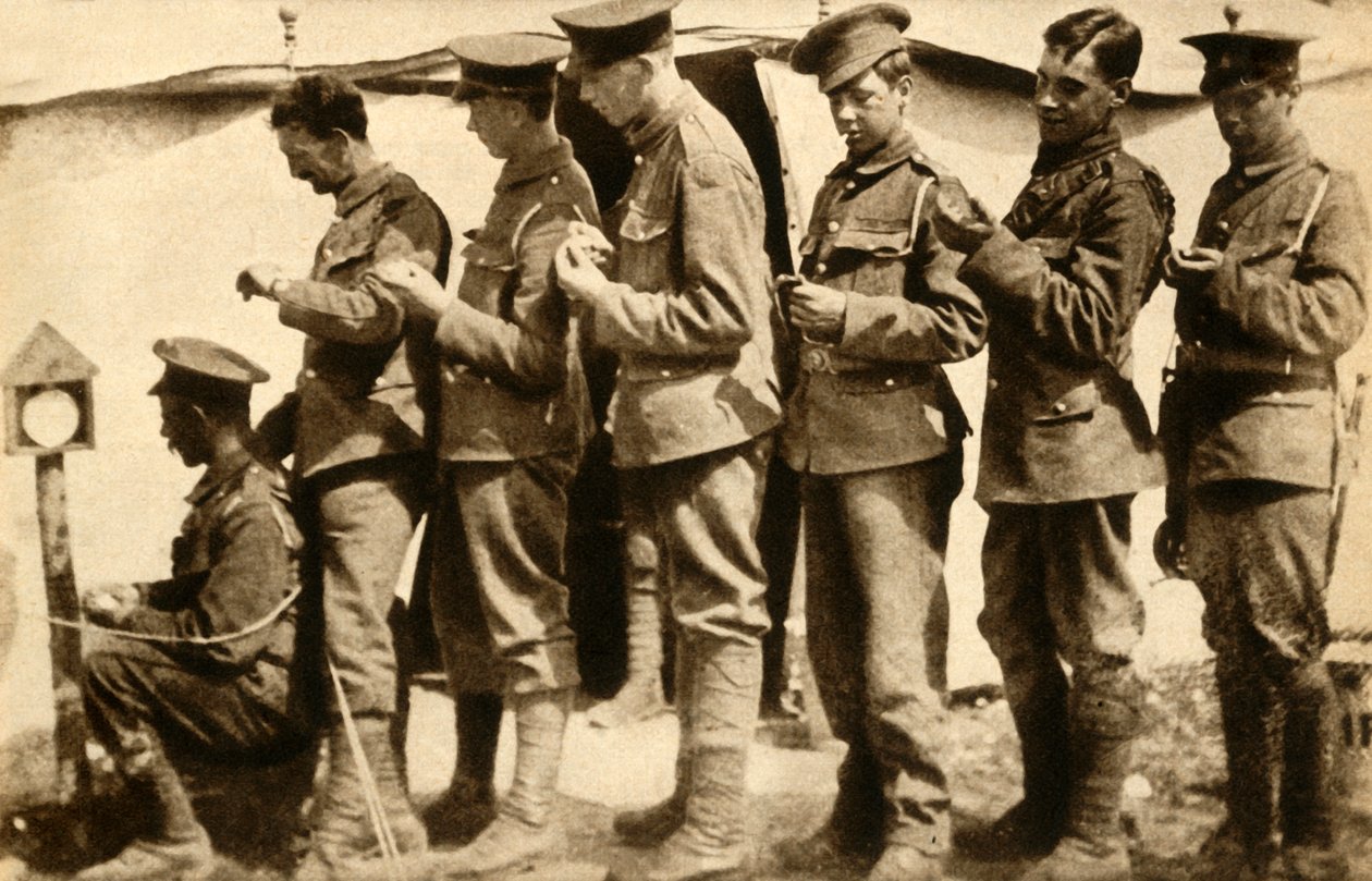 Britse soldaten synchroniseren hun horloges aan het front, Eerste Wereldoorlog, 1914-1918, 1933 door Unbekannt