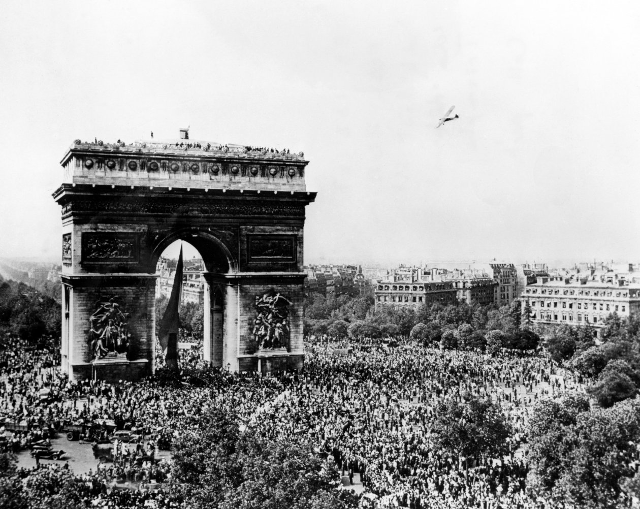 Viering van de bevrijding van Parijs, 26 augustus 1944 door Unbekannt