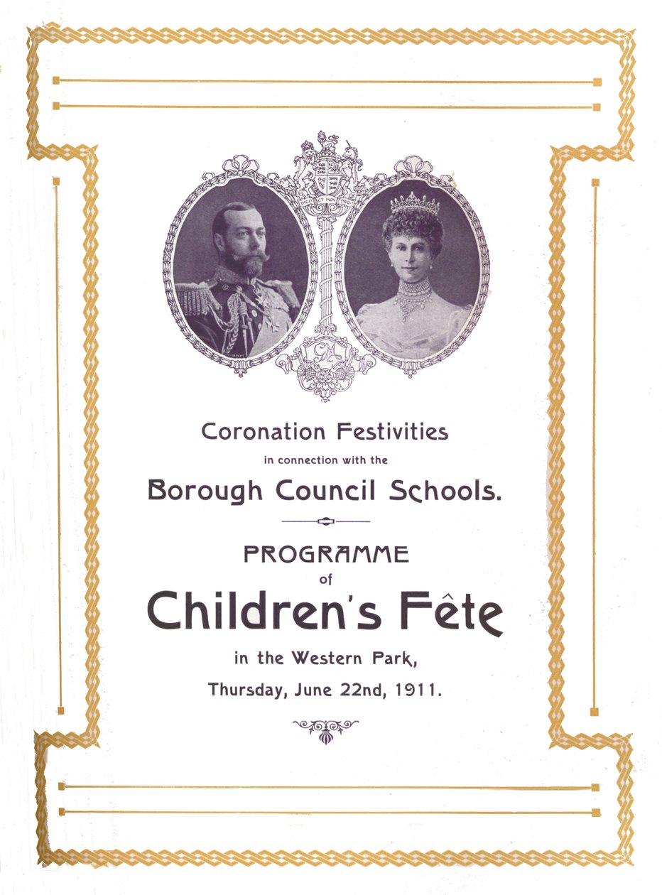 Kroningsfestiviteiten in verband met de Borough Council Schools, 1911, 1917 door Unbekannt