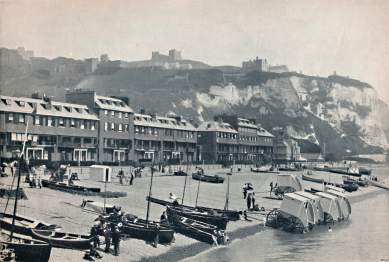 Dover - De Parade, met zicht op Dover Castle, 1895 door Unbekannt