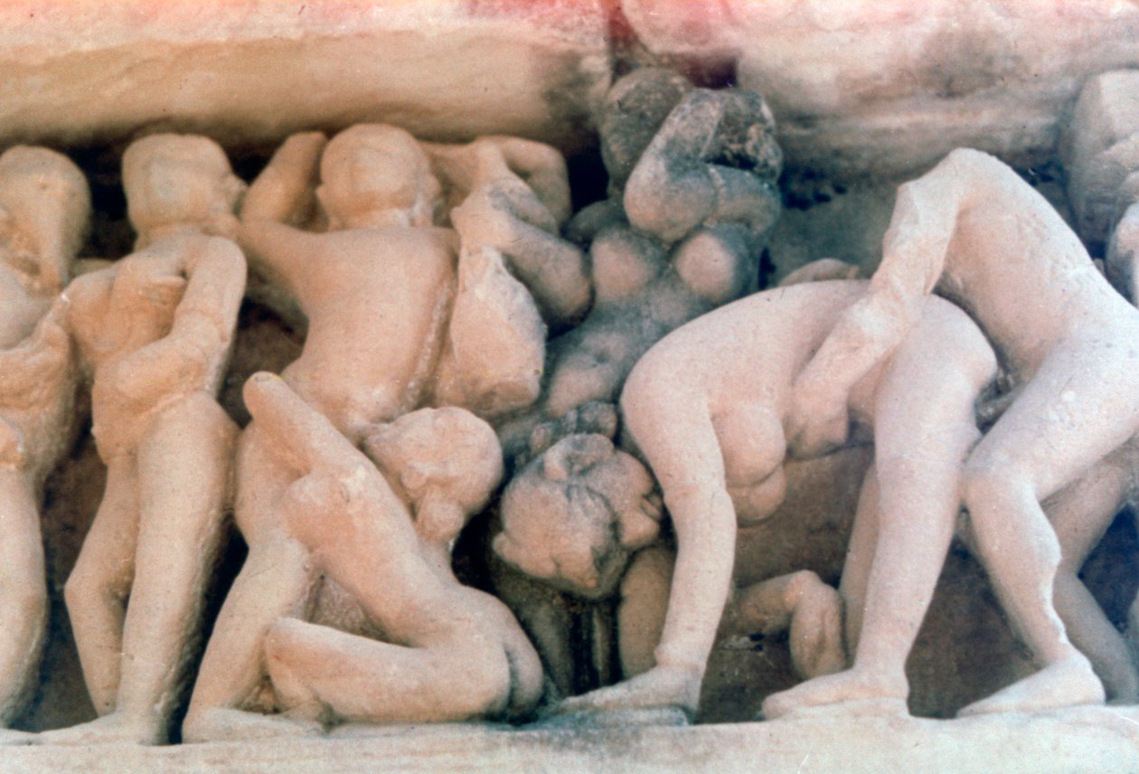 Erotisch Beeldhouwwerk, Khajuraho, India door Unbekannt