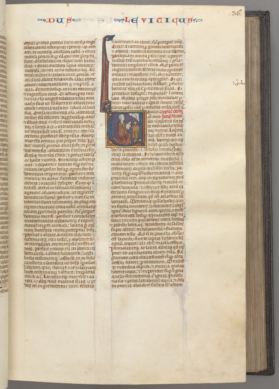 Fol. 36r, Leviticus, gehistorieerde initiaal V, Mozes die een offerlam op een altaar offert, ca. 1275 door Unbekannt