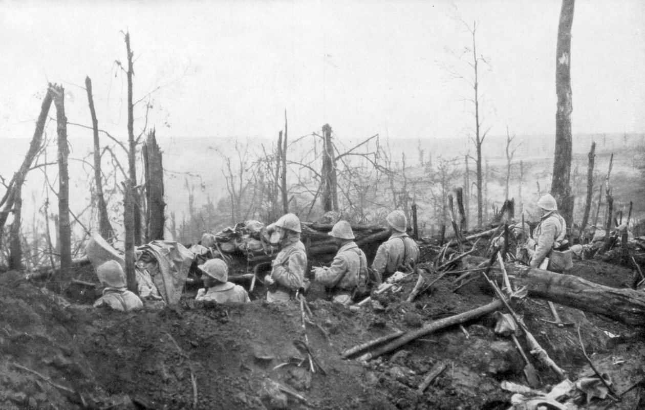 Franse soldaten die Duitse posities overzien, Slag bij Malmaison, 1917 door Unbekannt