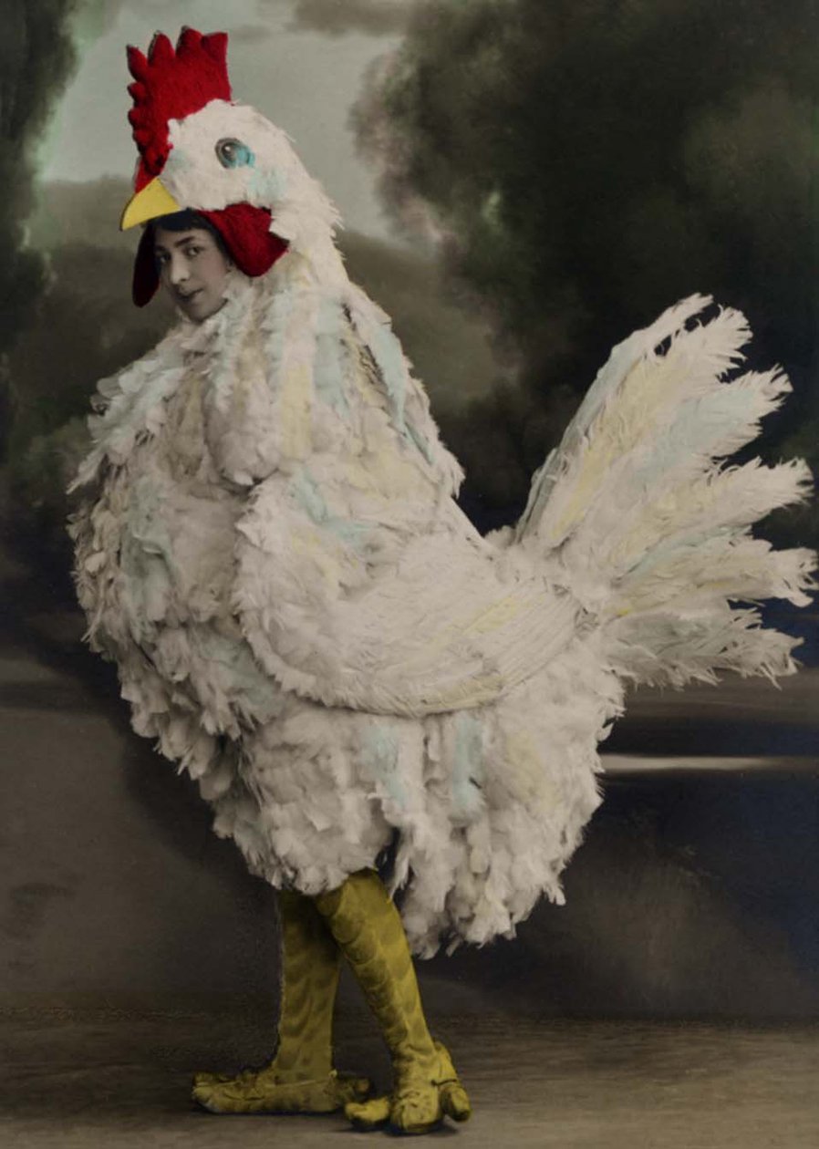 Fritzi Massary in revue Hurra! Wir Leben noch! in het Metropoltheater, Berlijn door Unbekannt