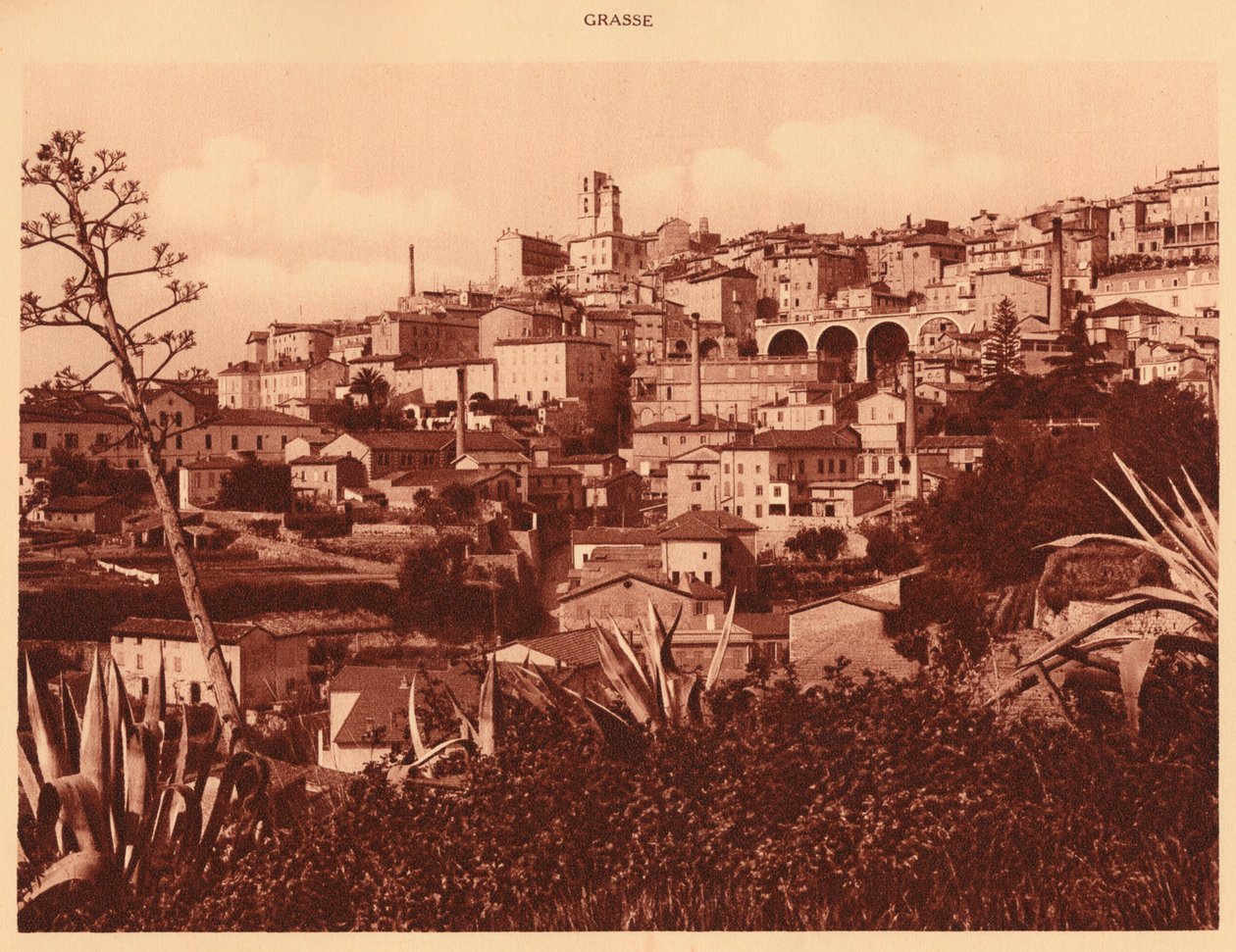 Algemeen uitzicht op Grasse, 1930 door Unbekannt
