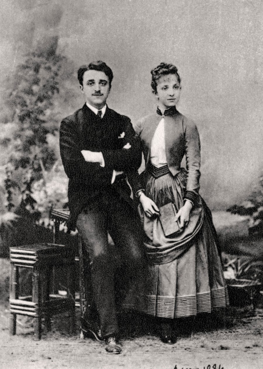 Georges en Jeanne Hugo, kleinkinderen van de Franse schrijver Victor Hugo, 1884 door Unbekannt