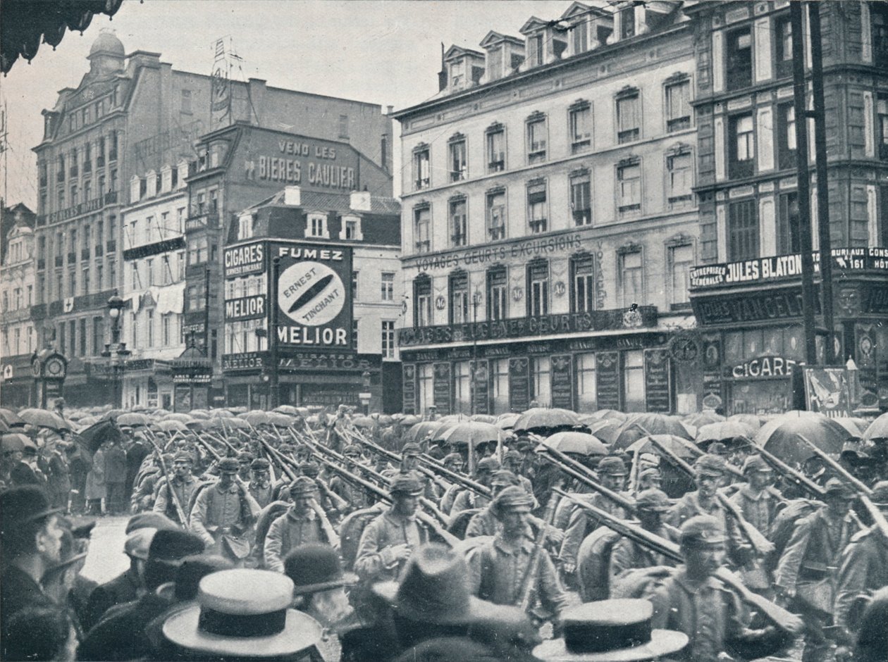 Duitse infanterie die Brussel binnenkomt in de regen, 1914 door Unbekannt
