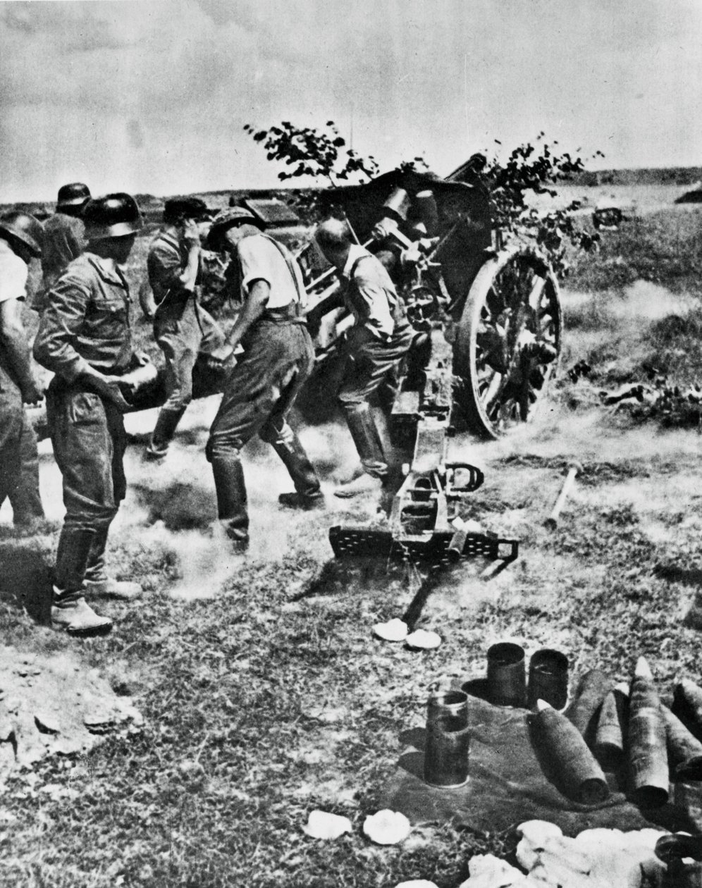 Duitse artillerie in actie aan het Oostfront, 1941 door Unbekannt