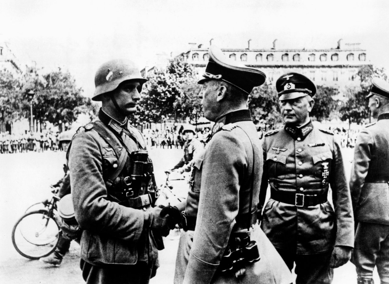 Duitse overwinningsparade na de inname van Parijs, juni 1940 door Unbekannt