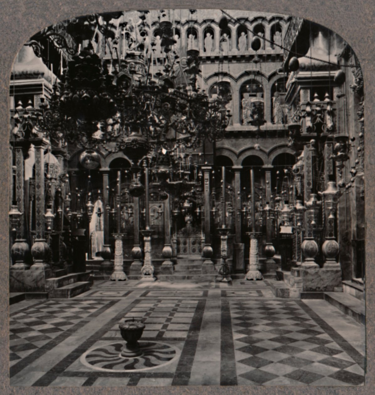 Griekse kathedraal in de Heilig Grafkerk, Jeruzalem, ca. 1900 door Unbekannt