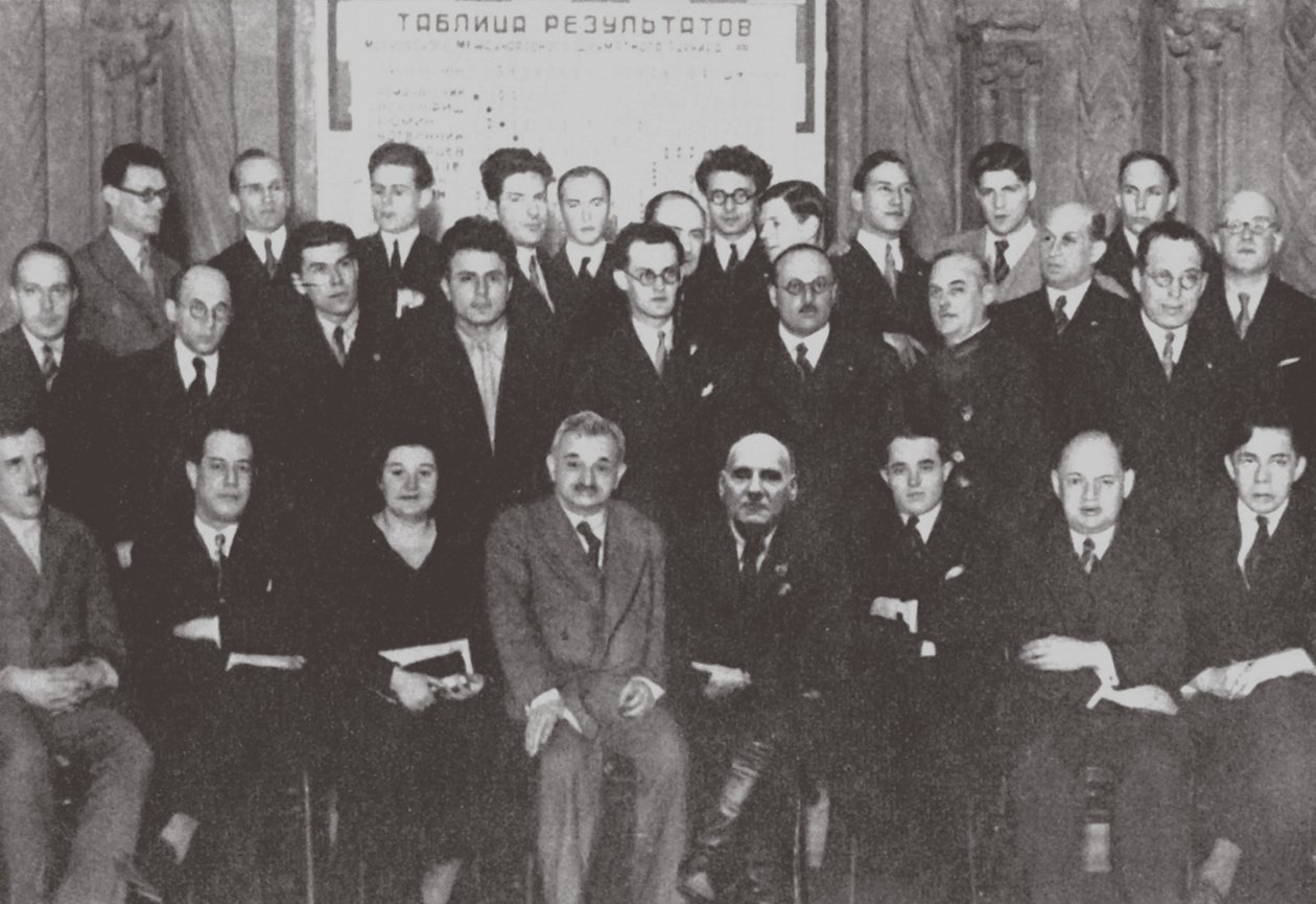 Groepsportret van de deelnemers van het Tweede Internationale Schaaktoernooi, Moskou 1935 door Unbekannt