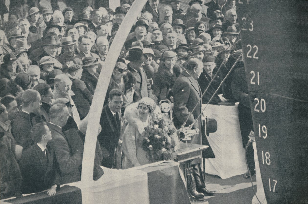 HRH hertogin van York met hertog van York, lancering van Strathmore op 4 april 1935, 1936 door Unbekannt