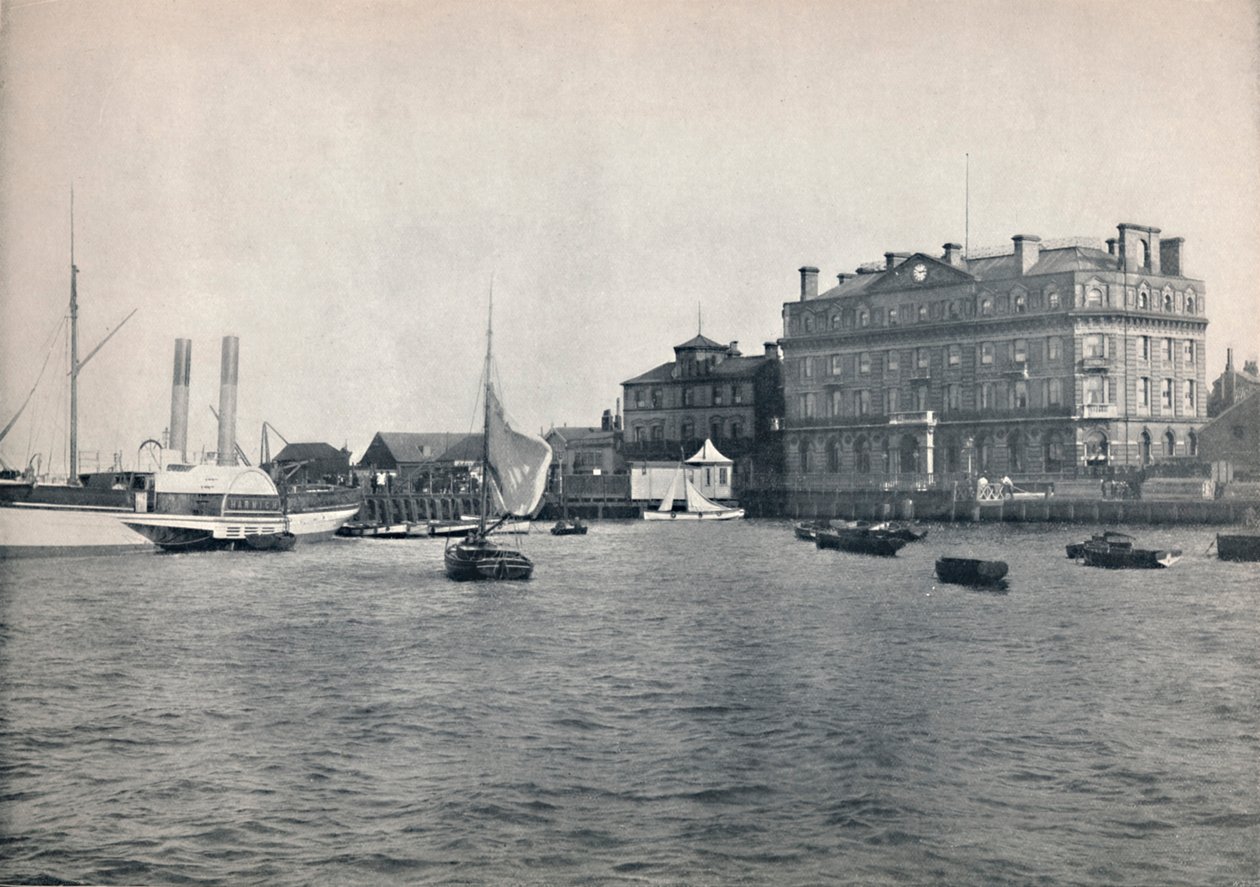Harwich - De Kade en Great Eastern Hotel, 1895 door Unbekannt