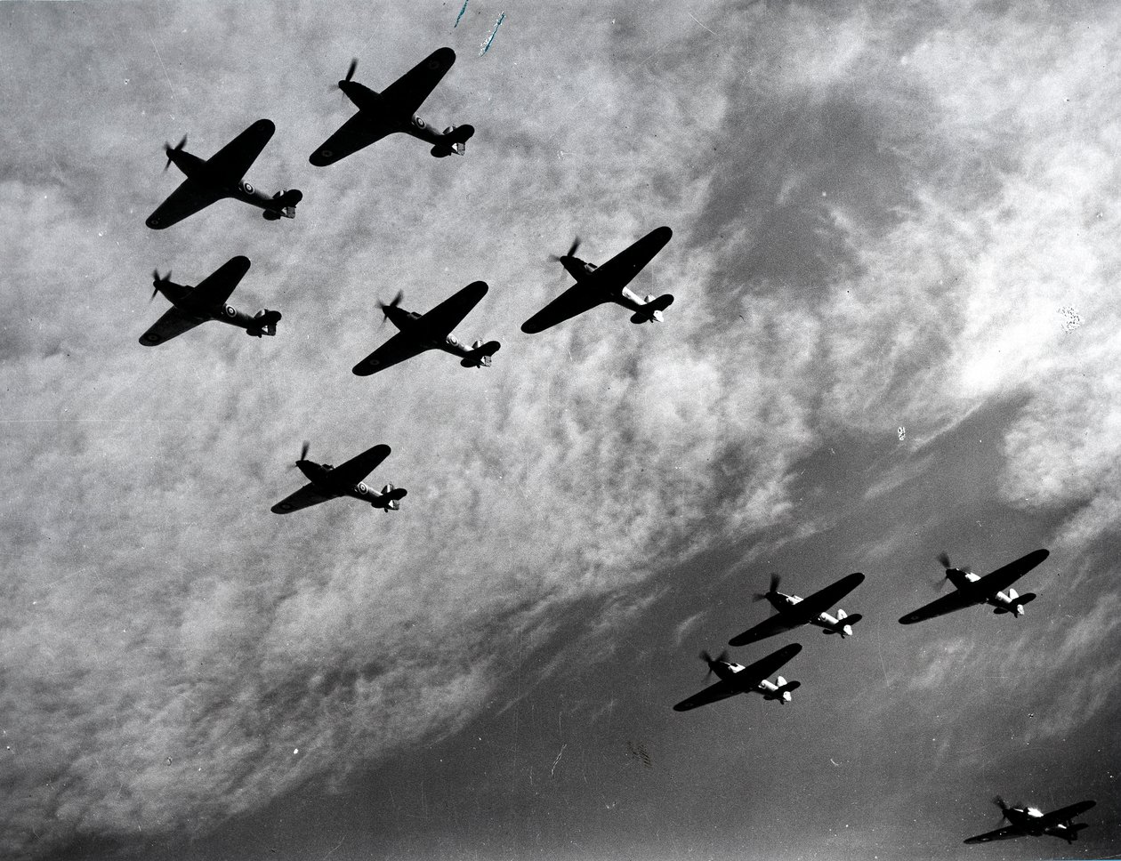 Hawker Hurricanes vliegen in formatie, Slag om Engeland, Tweede Wereldoorlog, 1940 door Unbekannt