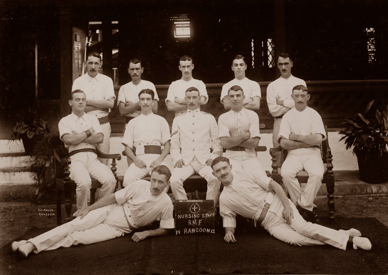 Ziekenhuisordonnansen van de 1e Royal Munster Fusiliers, Rangoon, Birma, 1913 door Unbekannt