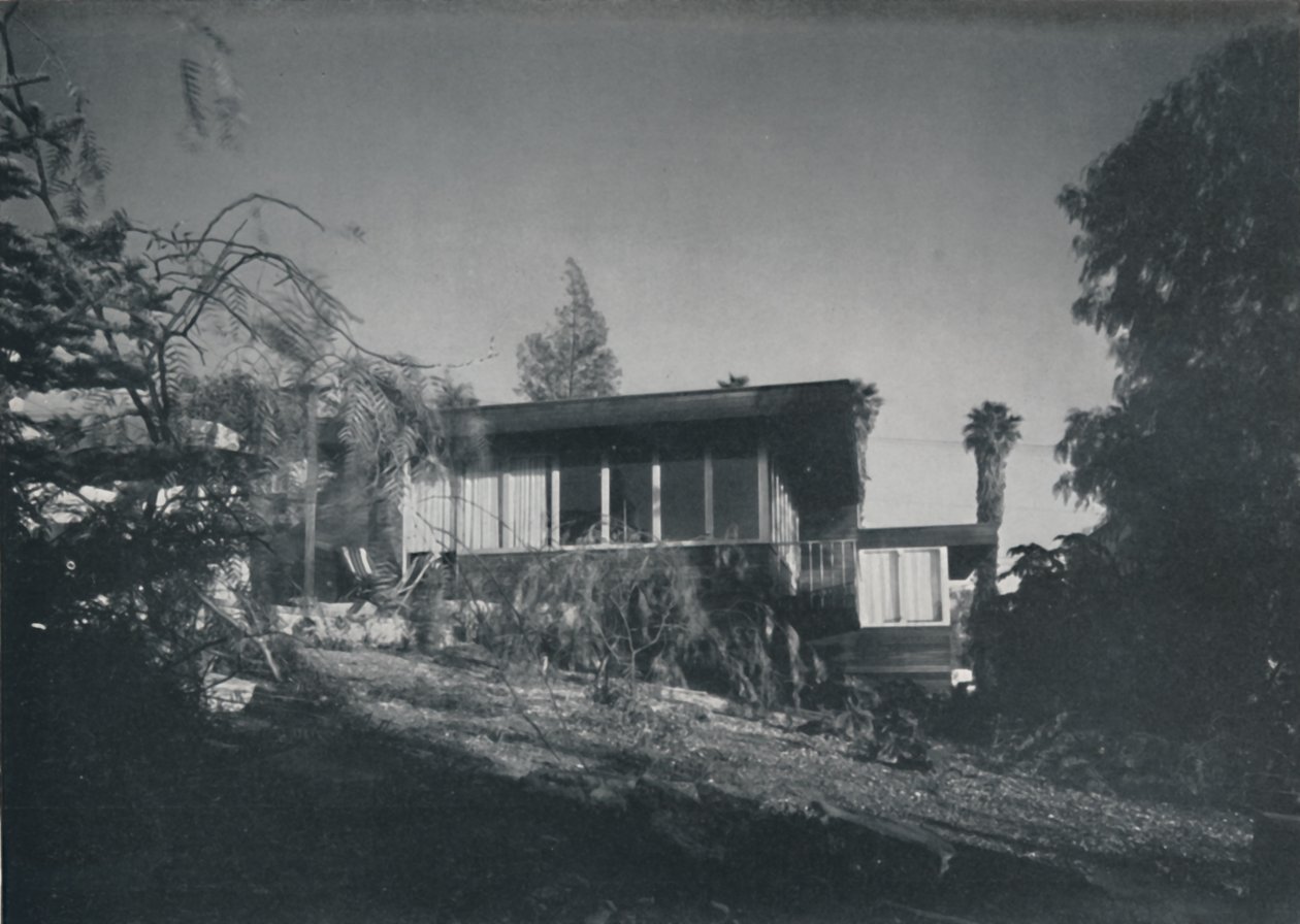 Huis in Los Angeles - Patio en tuinzicht, 1942 door Unbekannt