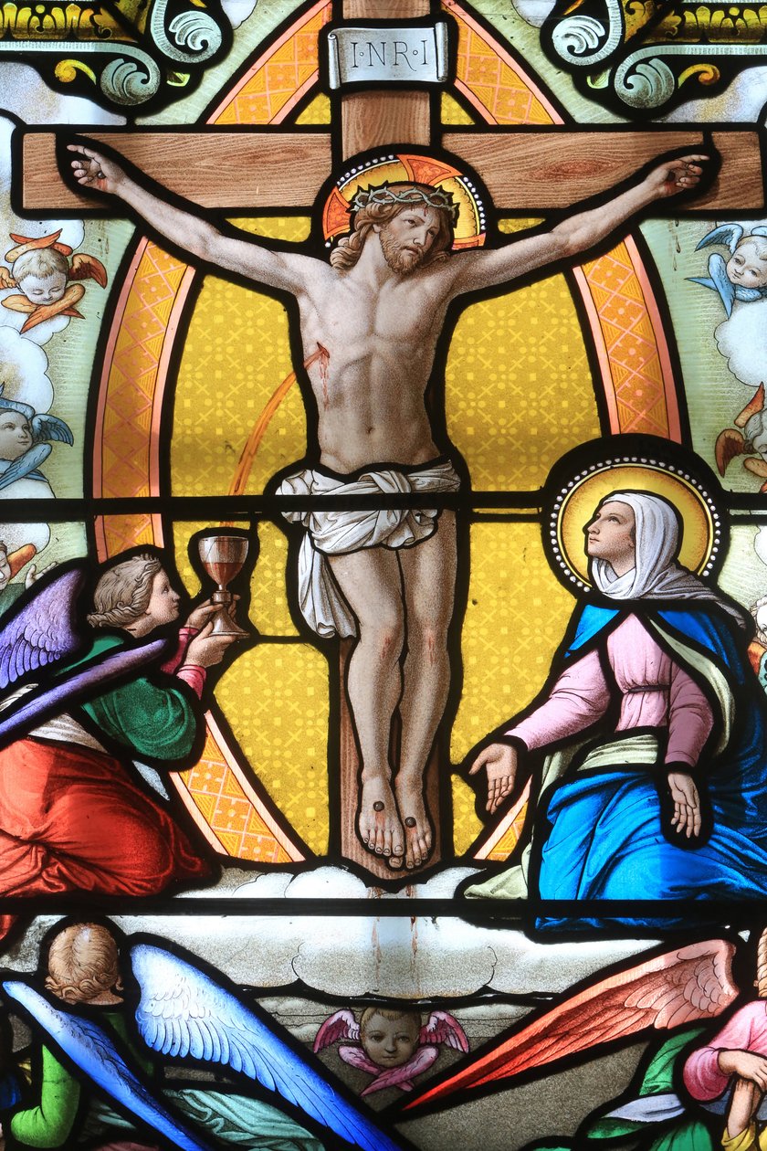Jezus Christus aan het kruis. Glas-in-loodraam. Heiligdom van Onze-Lieve-Vrouw van La Salette, La Salette-Fallavaux, Frankrijk door Unbekannt