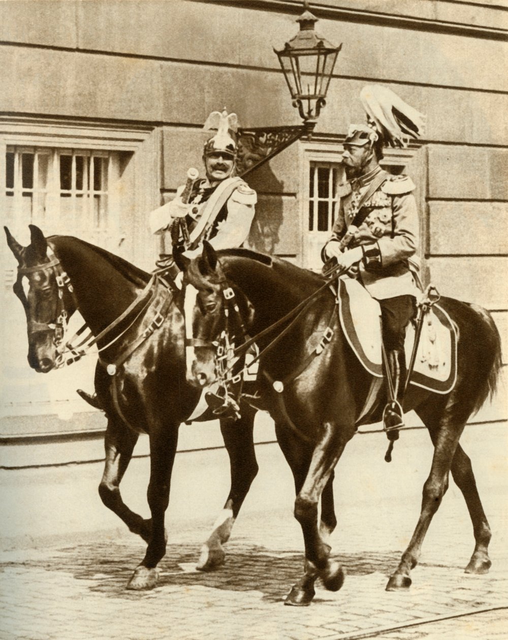 Kaiser Wilhelm II en Koning George V in Berlijn, Duitsland, 1911, 1935 door Unbekannt