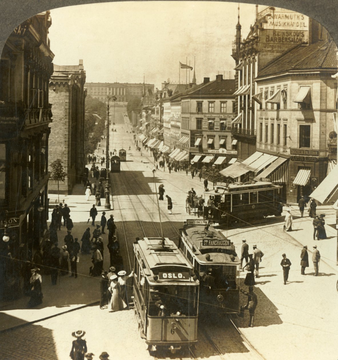 Karl Johanstraat, W.N.W. naar het Koninklijk Paleis, Christiania, Noorwegen, ca. 1905 door Unbekannt