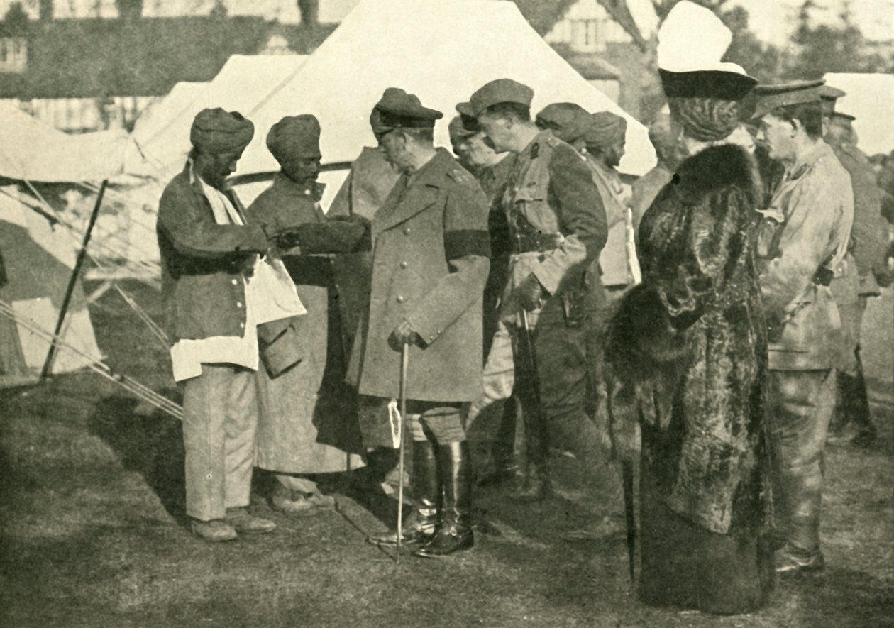 Koning George en Koningin Mary bezoeken gewonde soldaten, Eerste Wereldoorlog, 1915 door Unbekannt