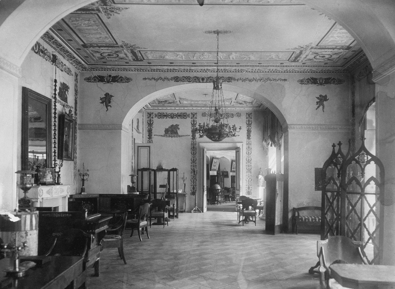 Woonkamer in het Maryino landhuis, begin jaren 1920 door Unbekannt