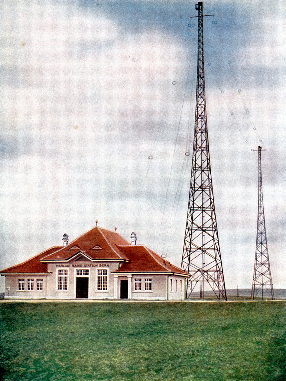 Lange golf zendermasten bij een Marconi radiostation in Bern, Zwitserland, ca. 1925 door Unbekannt