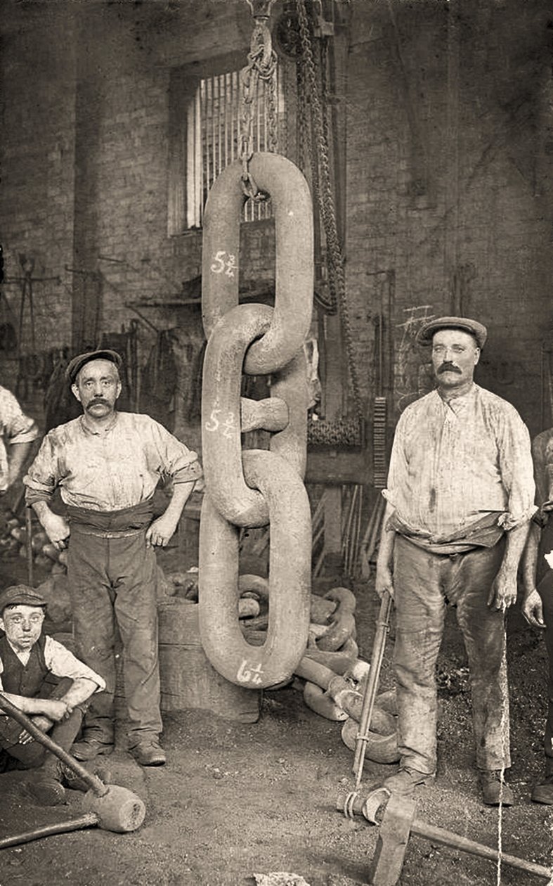 Het maken van de ankerketting van de Titanic bij Hingley & Sons, ca. 1909 door Unbekannt