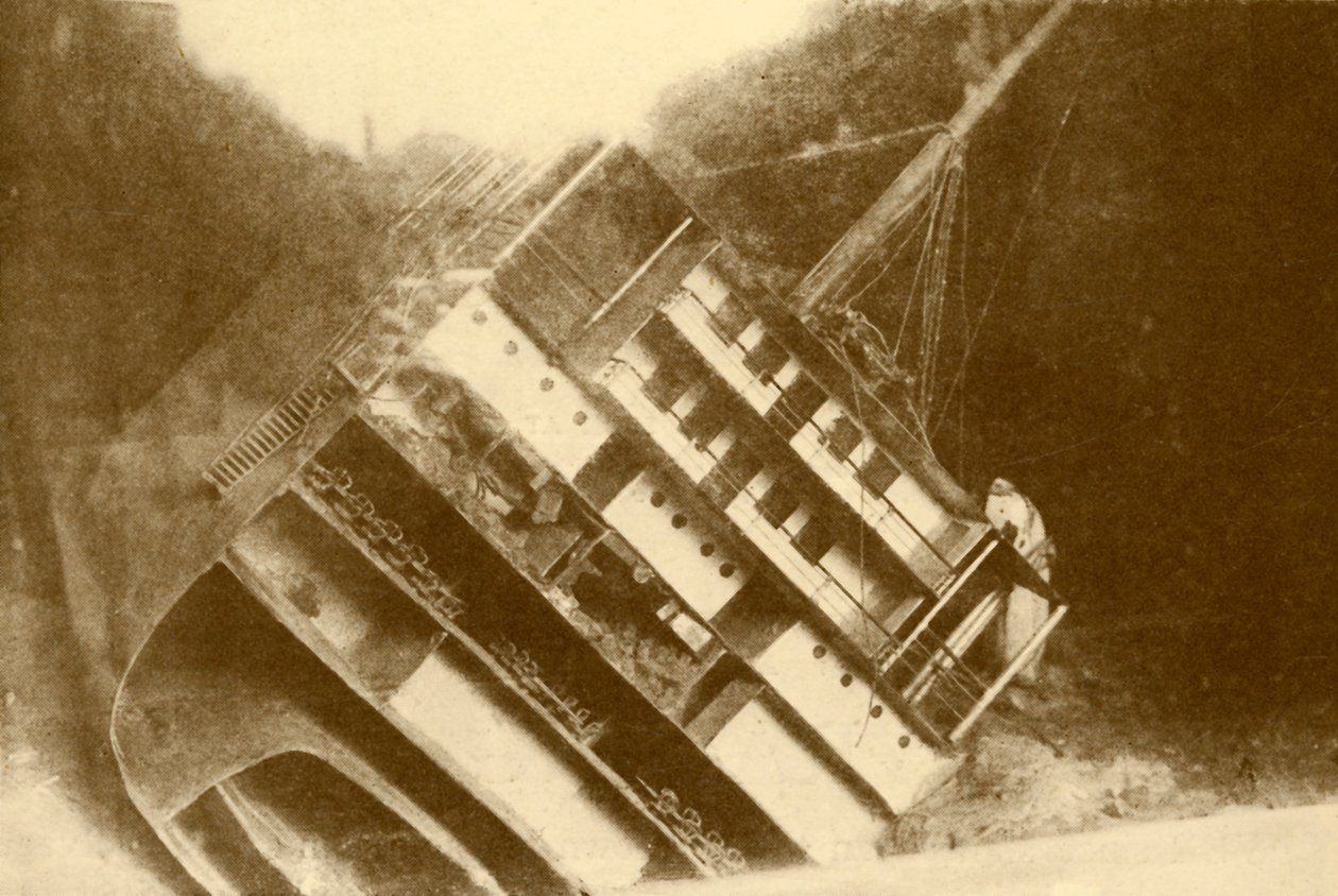 Model dat de Laurentic toont zoals ze oorspronkelijk lag, 120 voet onder het oppervlak, ca. 1930 door Unbekannt