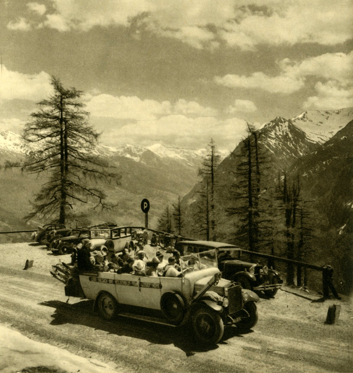 Bergzicht bij Schöneck aan de Grossglockner Hochalpenstraße, Oostenrijk, ca. 1935 door Unbekannt